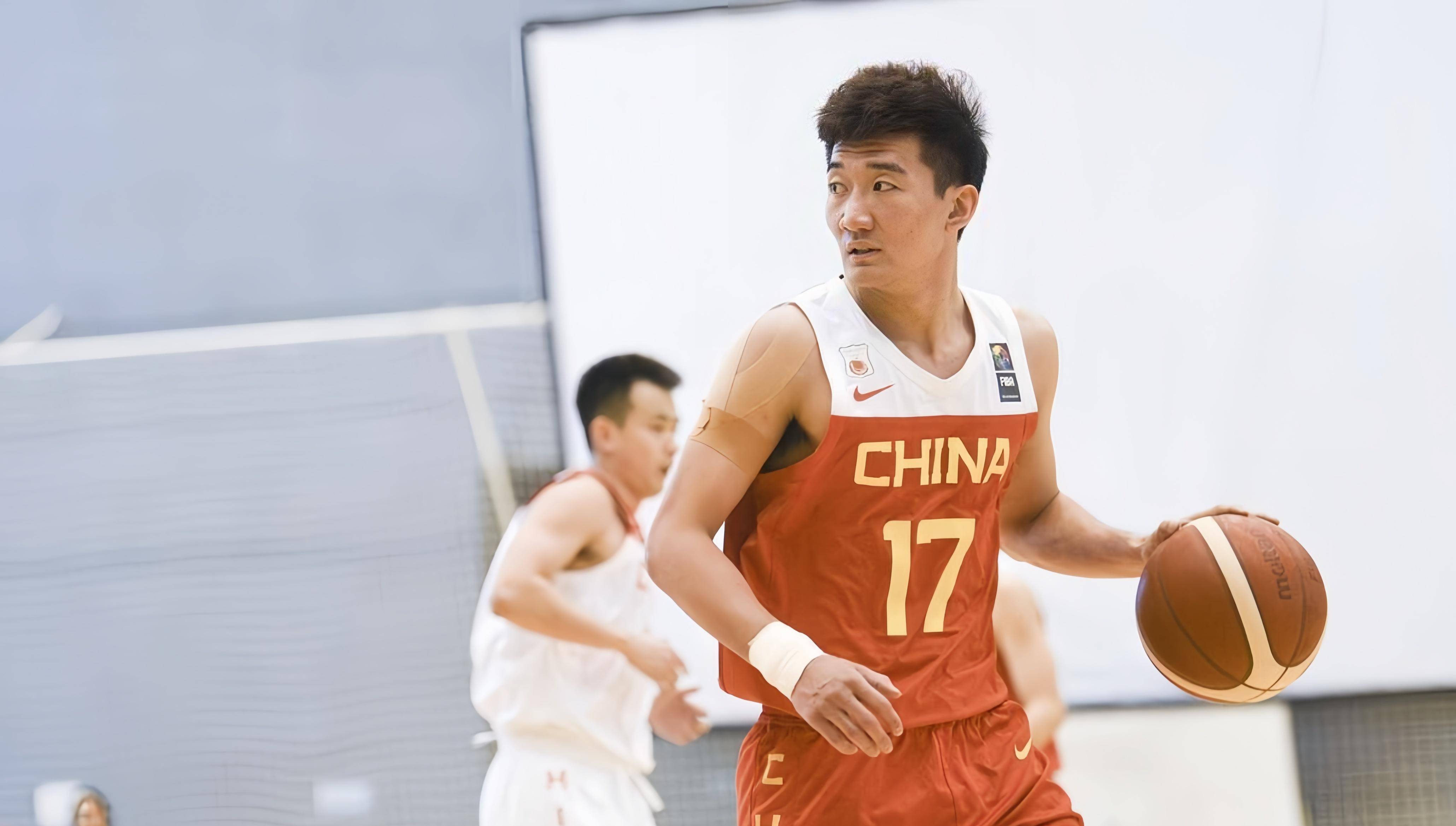 周琦在CBA联赛中表现抢眼狂砍30+10创新高